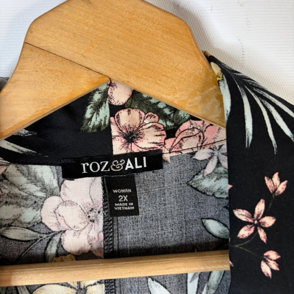 Roz & Ali Cardigan Women 2X Black Floral Tropical Open Front Pockets Rayon